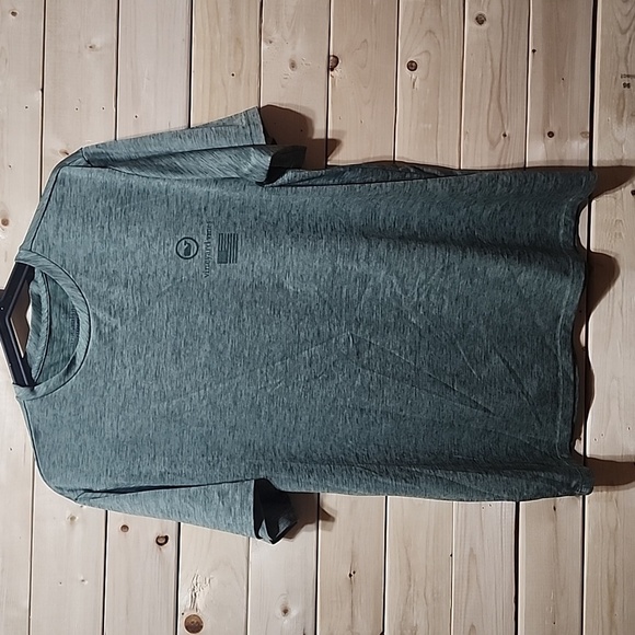 Vineyard Vines Men's T-Shirt  Size small - Picture 7 of 7